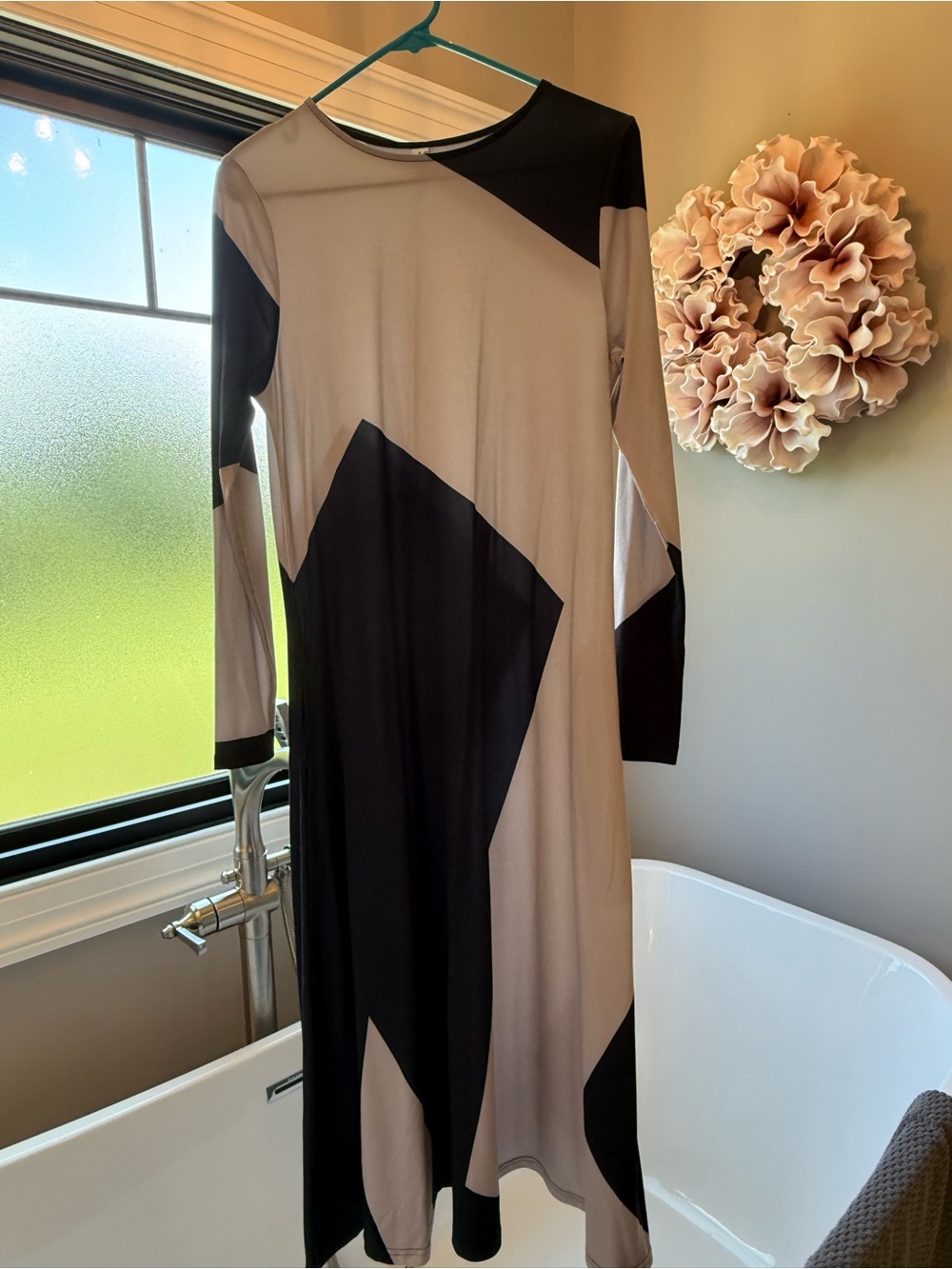 Long Sleeve Geometric Colorblock Dress - Black & Taupe